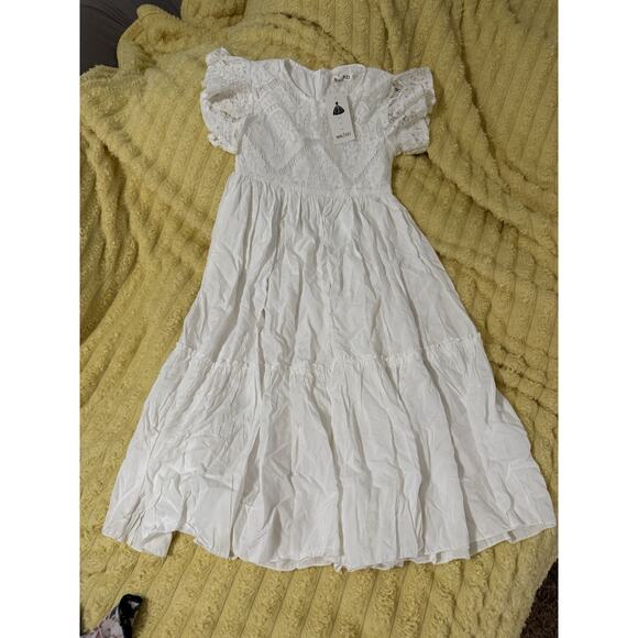 Girls White Lace Flow Dress Short Sleeve Size 10/12 - Picture 1 of 12